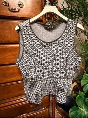 Apt. 9 Gray & White Geometric Sleeveless Peplum Tank